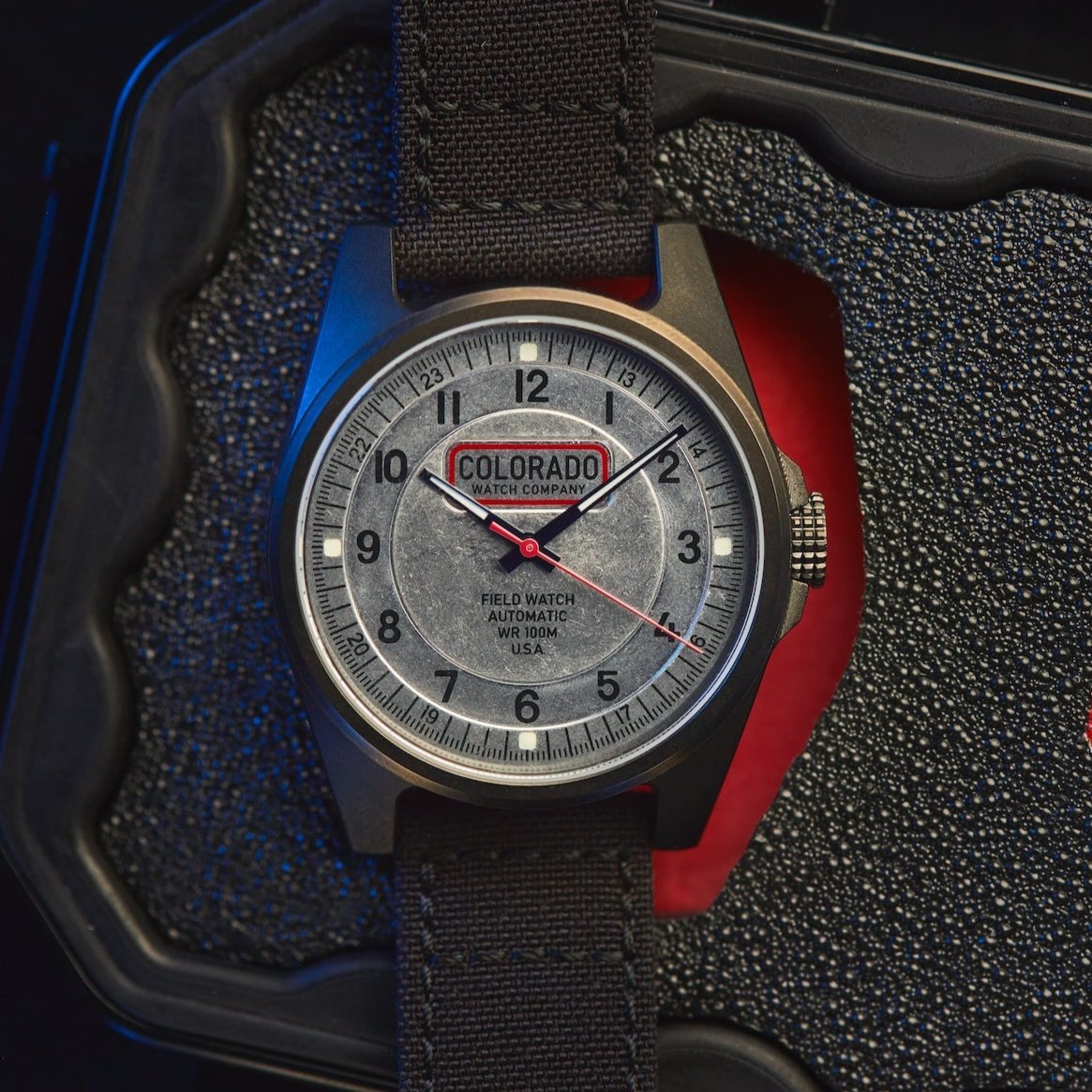 Field Watch - DLC Black Case - Vintage Dial